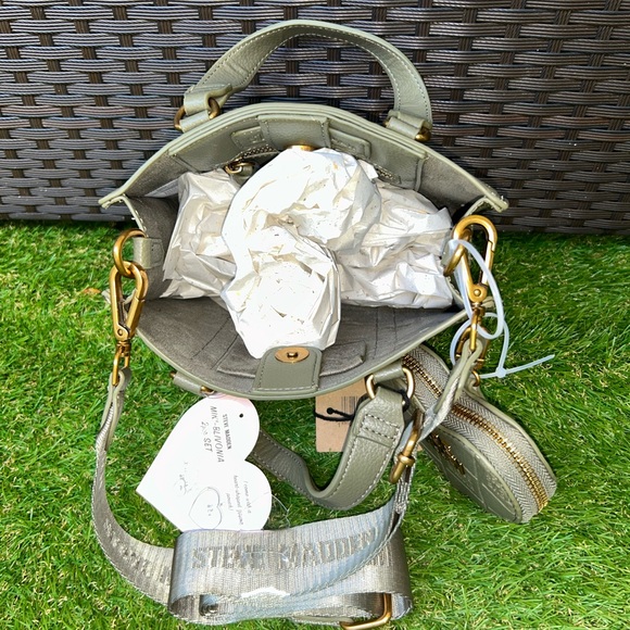 Steve Madden Mini-Blivonia 2-Piece Satchel Set with Heart-Shaped Zipper Pouch - Picture 3 of 3